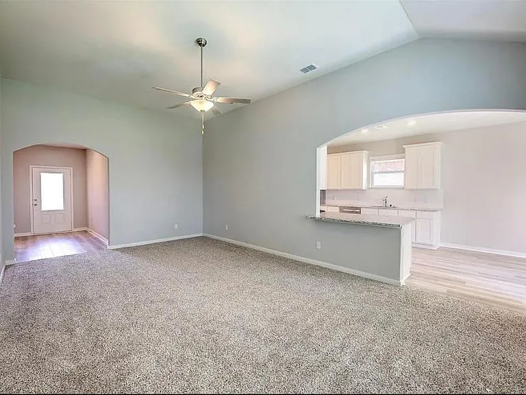 2020 Erlinda Dr — Photo 3