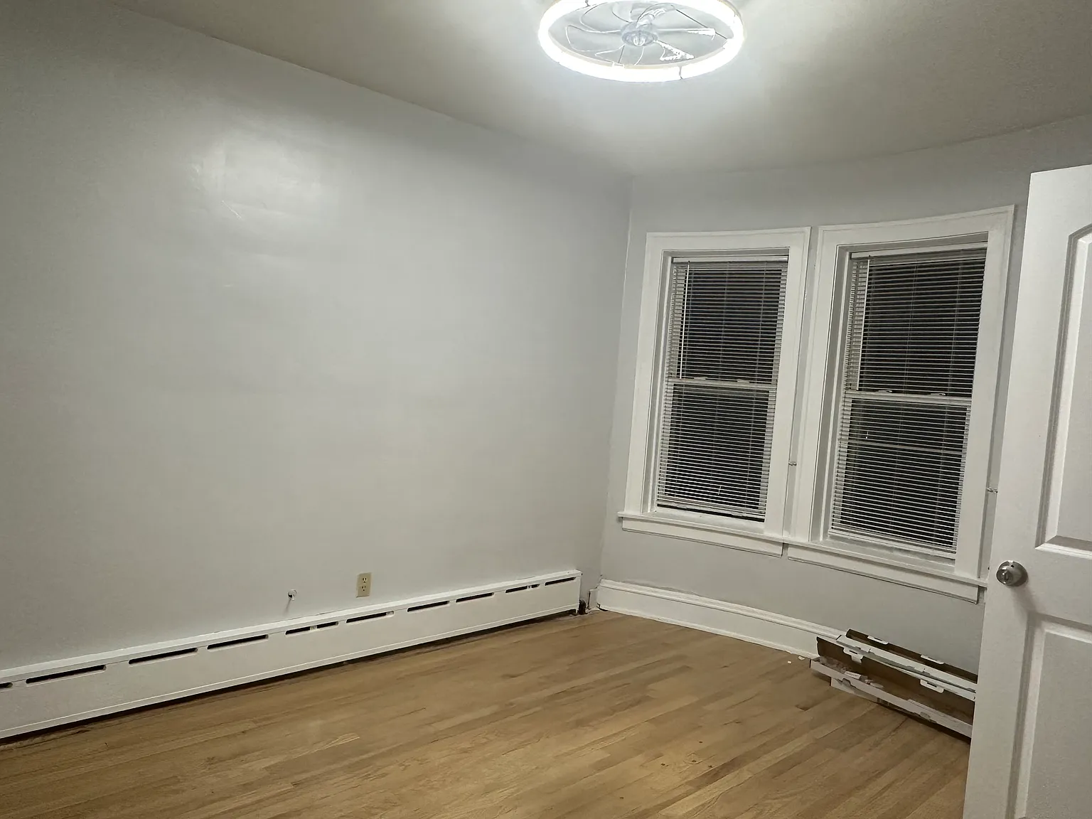 3 bed, 1.5 bath, 1550 sqft, $2,500 — Photo 3