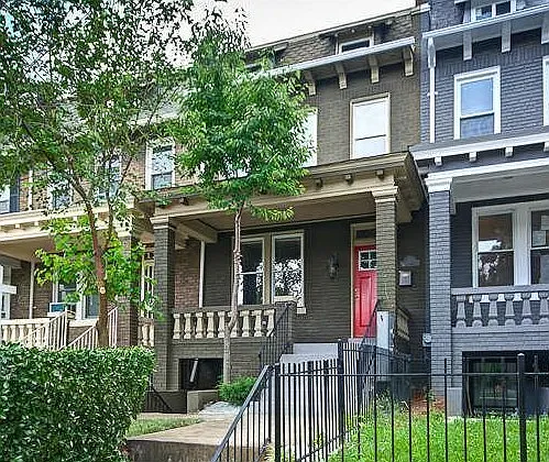 1313 E St NE — Photo 3
