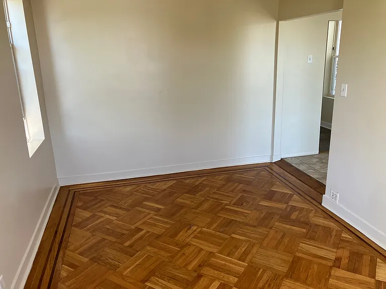 1524 Mayflower Ave #2 — Photo 2