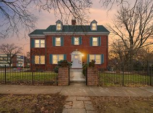 812 W Delaware Ave, Urbana, IL 61801