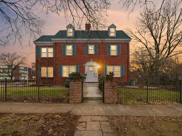 812 W Delaware Ave, Urbana, IL 61801