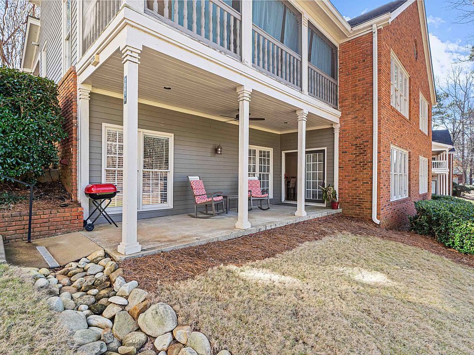 1st image of 1061 Clubhouse Ln #B