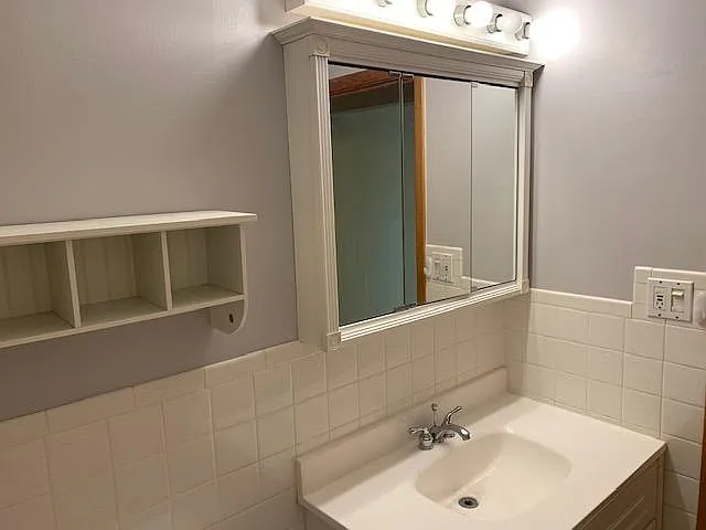 5547 W Higgins Ave — Photo 11