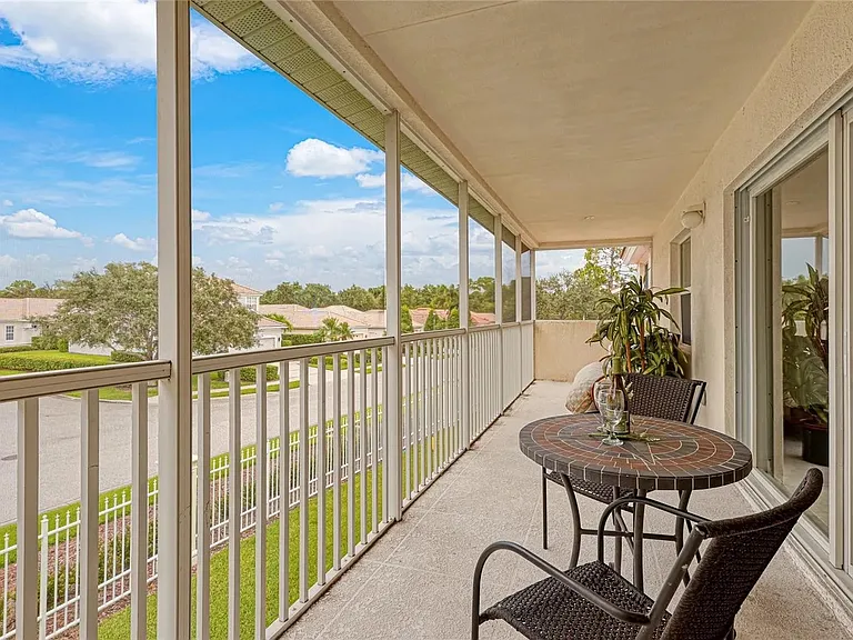 7333 Fountain Palm Cir #7333 — Photo 10