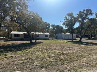 139 Pullman Rd, La Vernia, TX 78121