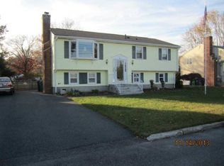 153 Claypool Dr, Warwick, RI 02886