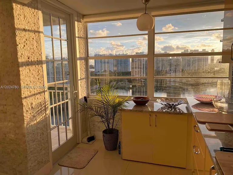 18081 Biscayne Blvd #1904 — Photo 9