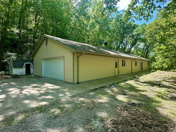 2369 Saint Charles Rd, Winterset, IA 50273