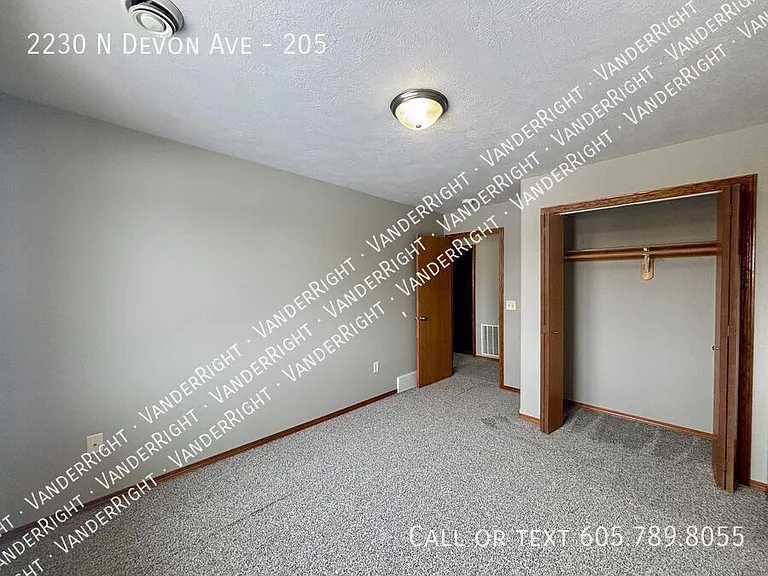 2230 N Devon Ave #205 — Photo 11