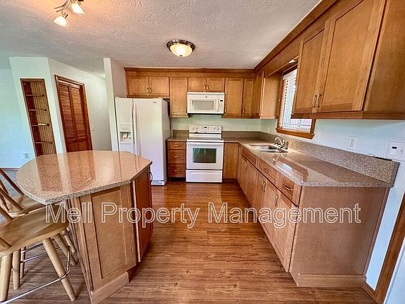 2nd image of 231 N Dogleg Pl