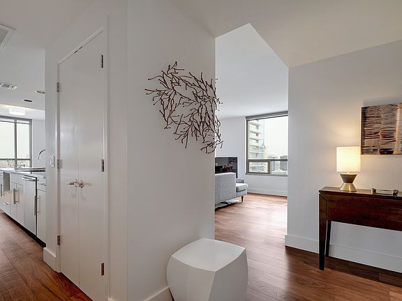 3rd image of 300 Bowie St APT 2901