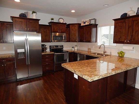4th image of 7898 N Oakwood Dr
