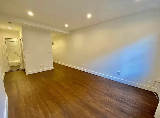 Rented by Compass | media 11