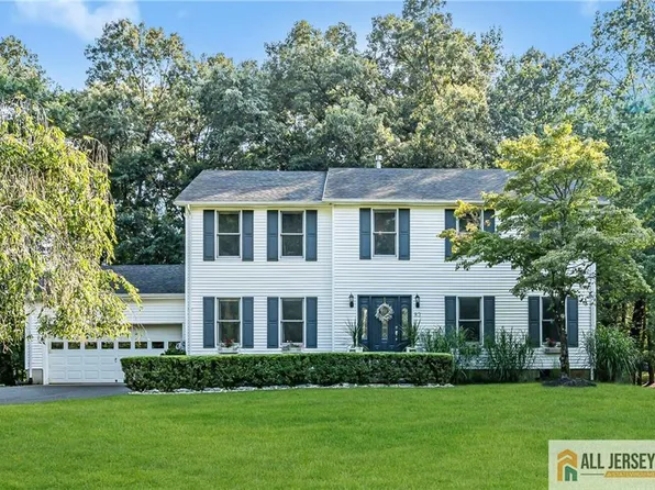 83 Hawkins Rd, Manalapan, NJ 07726