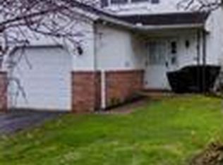 1790 Rolling Hills Dr APT F, Twinsburg, OH