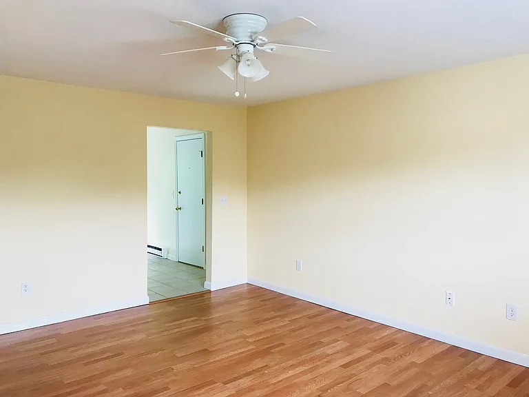 44 Stafford Street and 65 Worcester Road — Photo 6