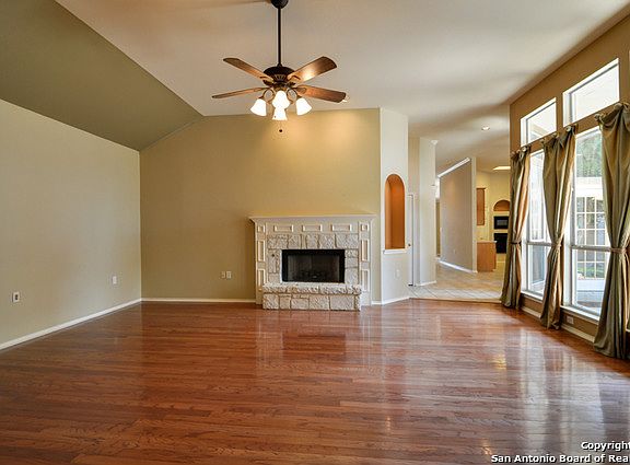 5th image of 9 Stoneleigh Way