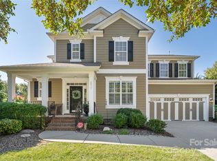 2017 Waterbury Ln, Waxhaw, NC 28173