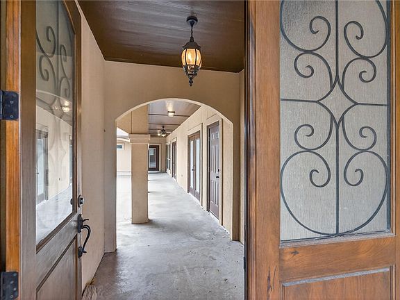 4th image of 433 Louisiana Ave