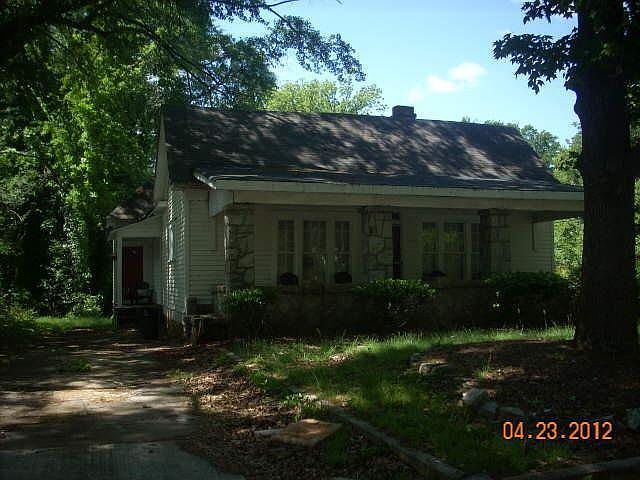 2nd image of 6776 Church St