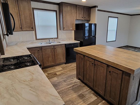 3rd image of 1139 Lincoln Ave Lot 34