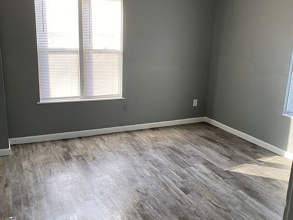 5th image of 929 Morgan Ave N #4