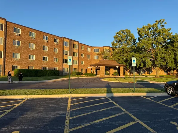 1375 Rebecca Dr APT 302, Hoffman Estates, IL 60169