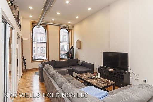 1st image of 546 N Wells St #546 N.