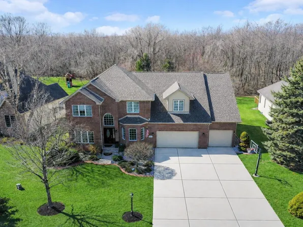 10588 Erie Dr, Crown Point, IN 46307