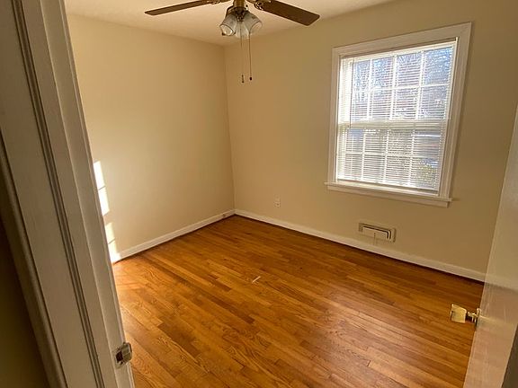 5th image of 8624 Oakcroft Dr