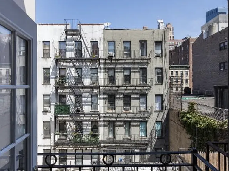 437 W 53rd St #A4 — Photo 6