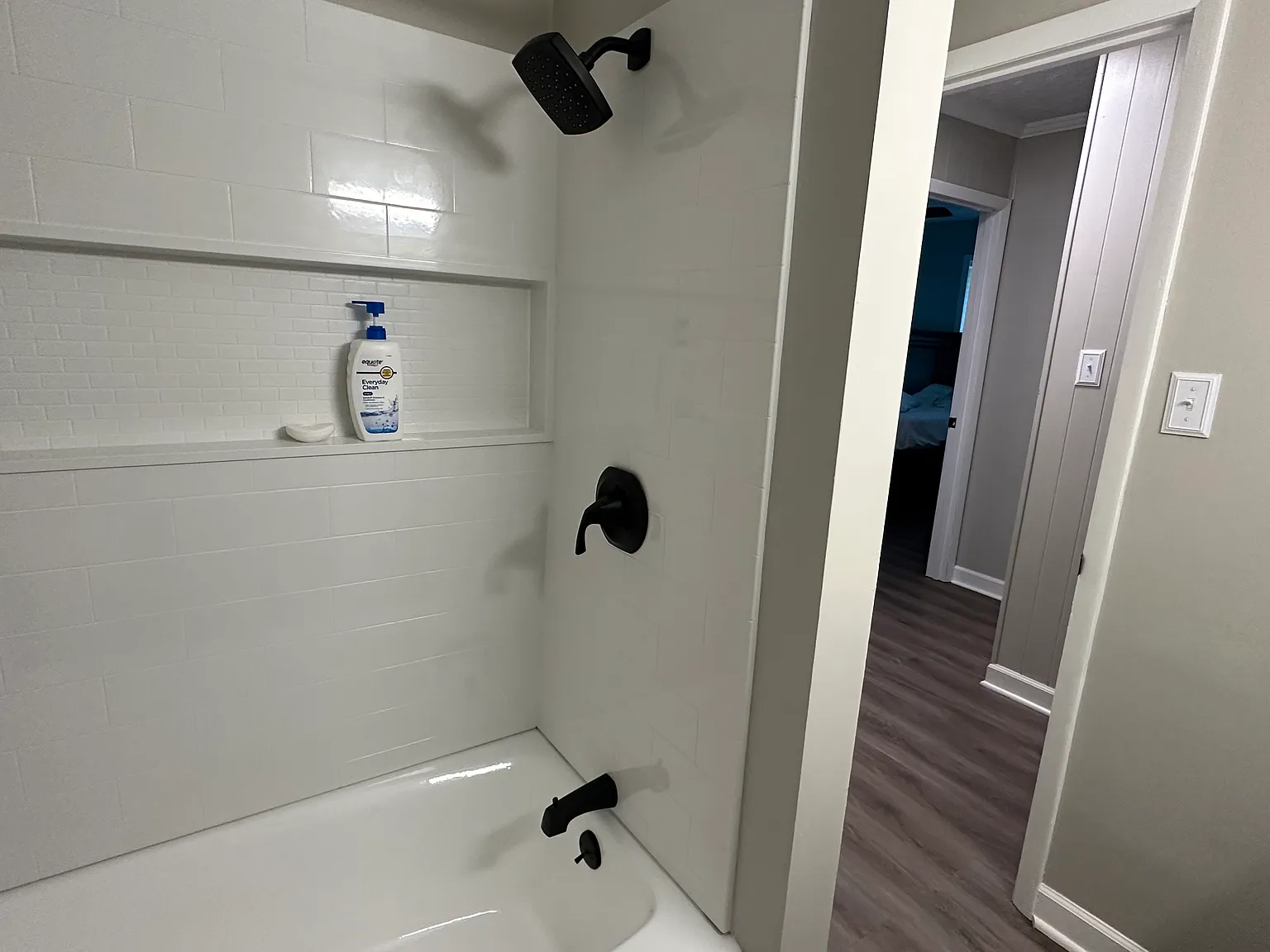 3 bed, 925 sqft, $1,075 — Photo 3