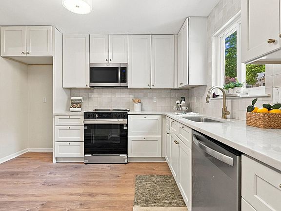 3rd image of 4658 Grinding Stone Dr