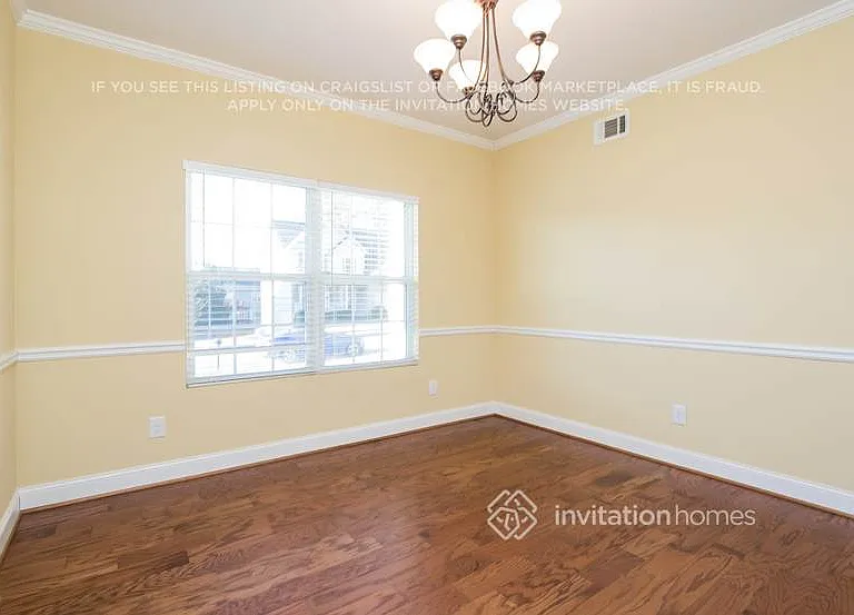 1313 Invermere Dr SE — Photo 6