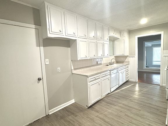 3rd image of 3611 Lenwood Dr
