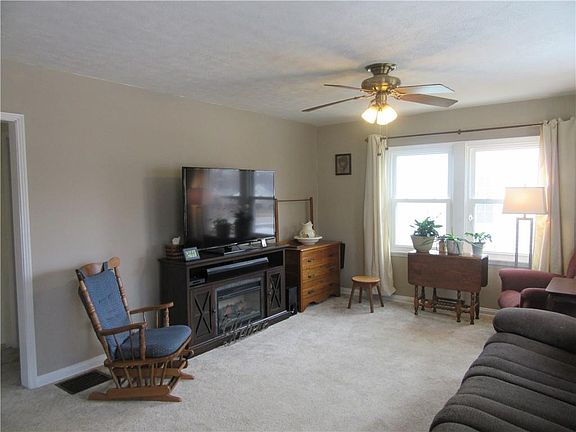 3rd image of 1001 Cottage Ave