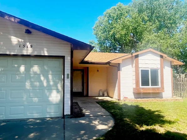 1519 N Smith Cir, Wichita, KS 67212