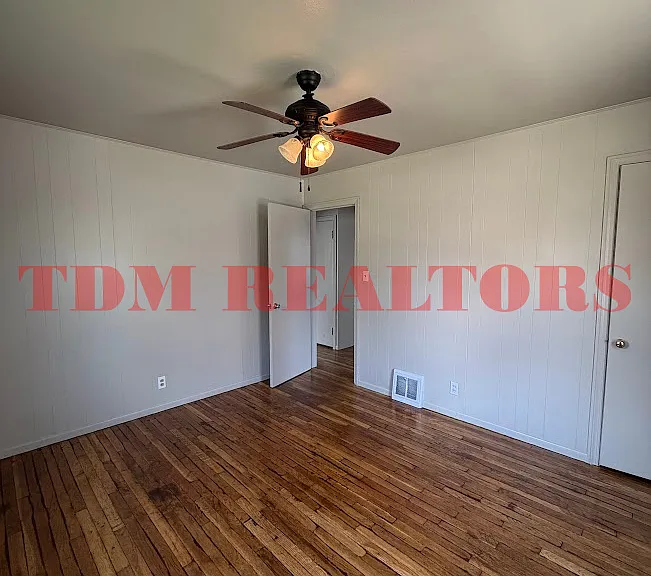 733 Vermilya Ave — Photo 7