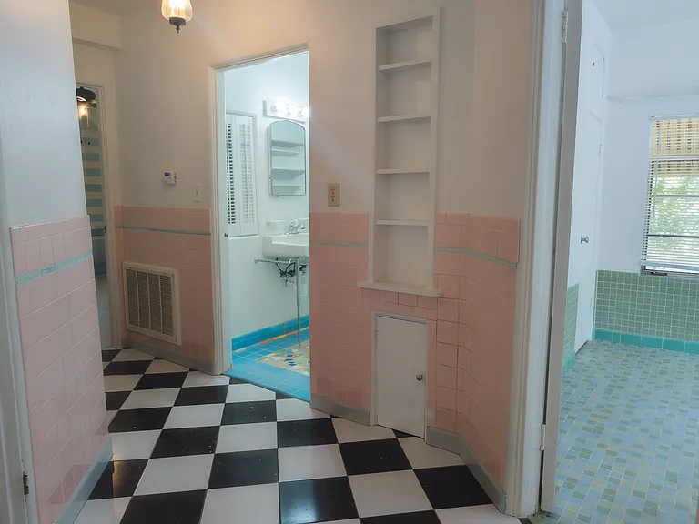3409 E Starr Ave — Photo 18