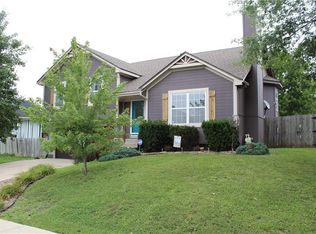 603 SW Whitestone Dr, Grain Valley, MO 64029