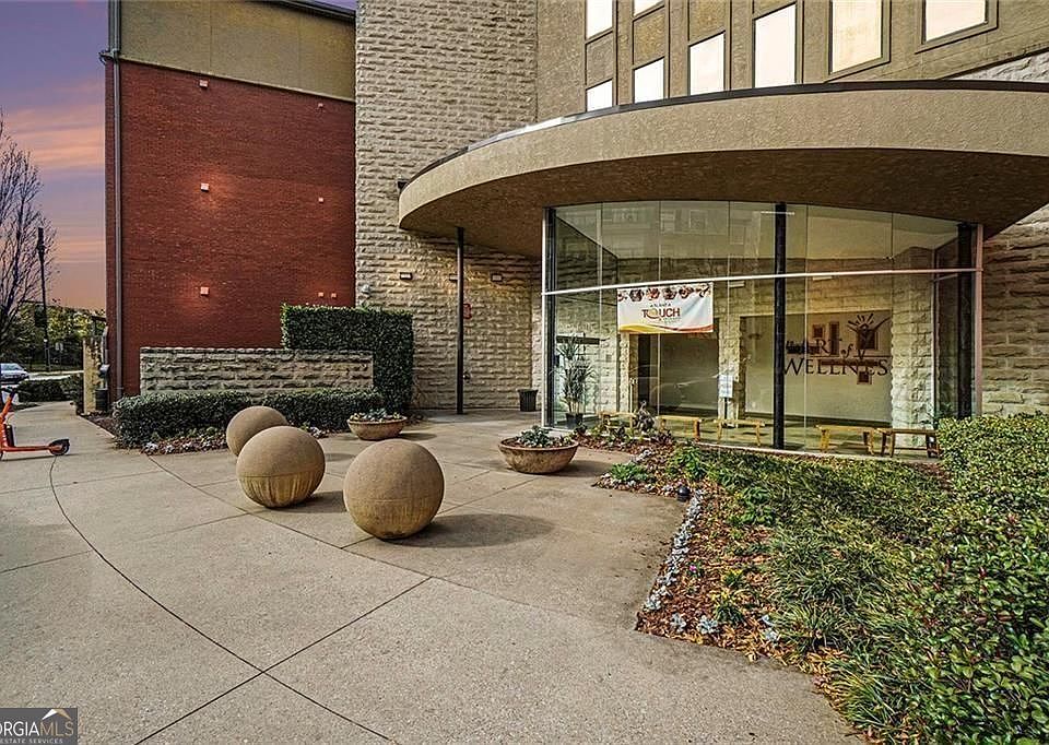 1st image of 401 16th St NW Unit 1267
