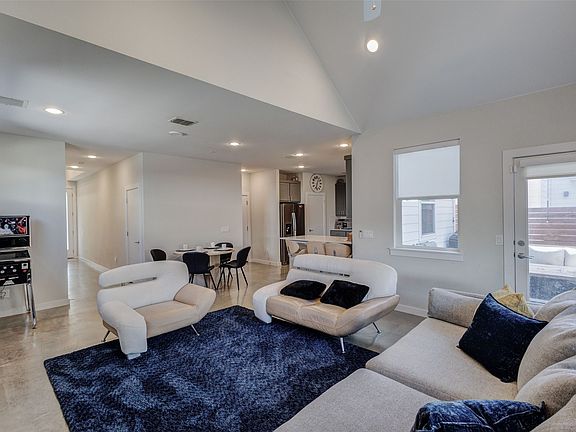 5th image of 1126 Clifftop Ln