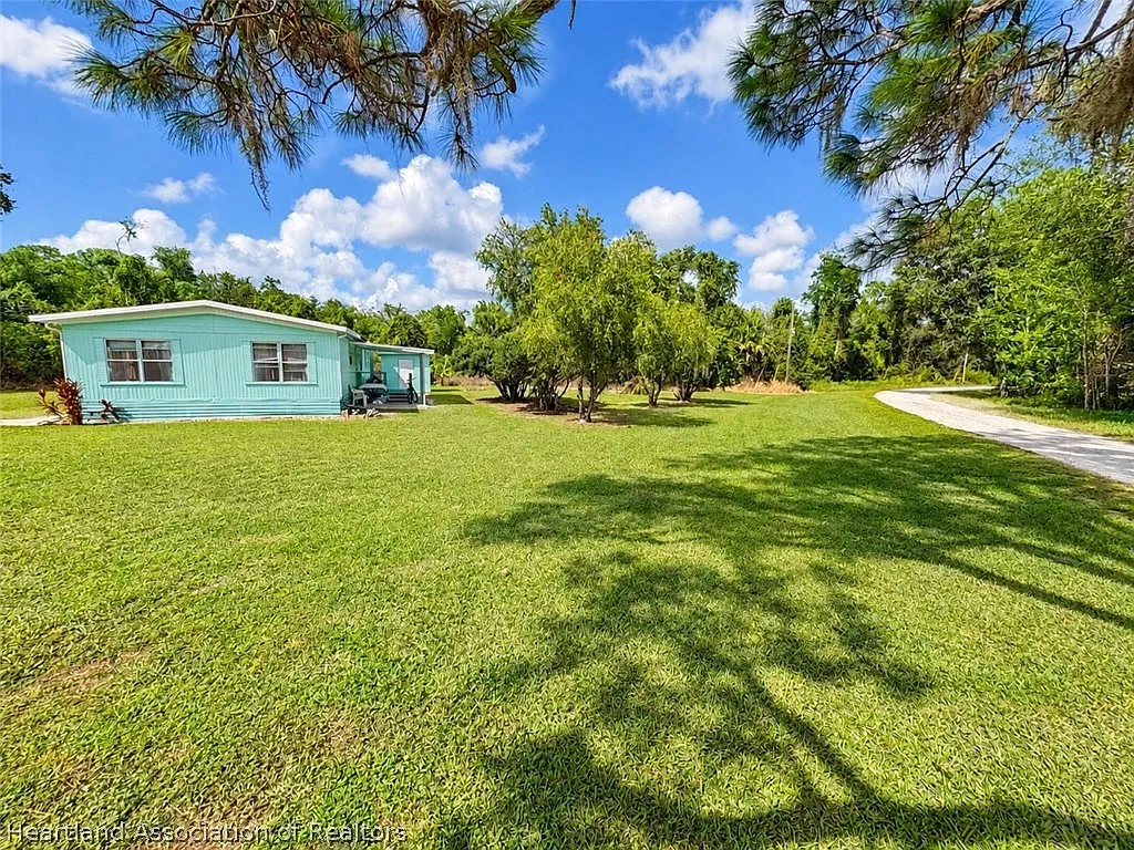 3 bed, 2.0 bath, 1344 sqft, $1,600 — Photo 2