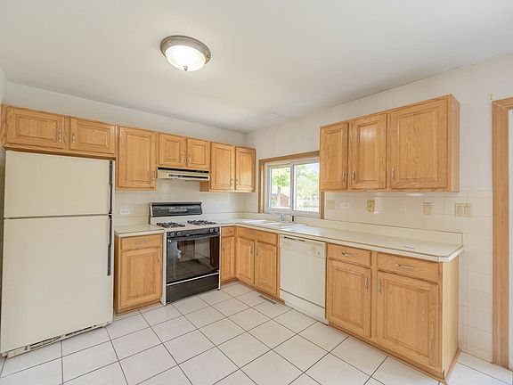 3rd image of 1173 Woodlake Dr