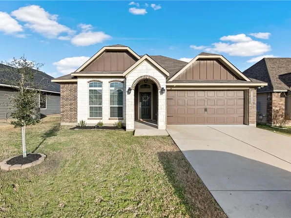 2105 Stubbs Dr, Bryan, TX 77807