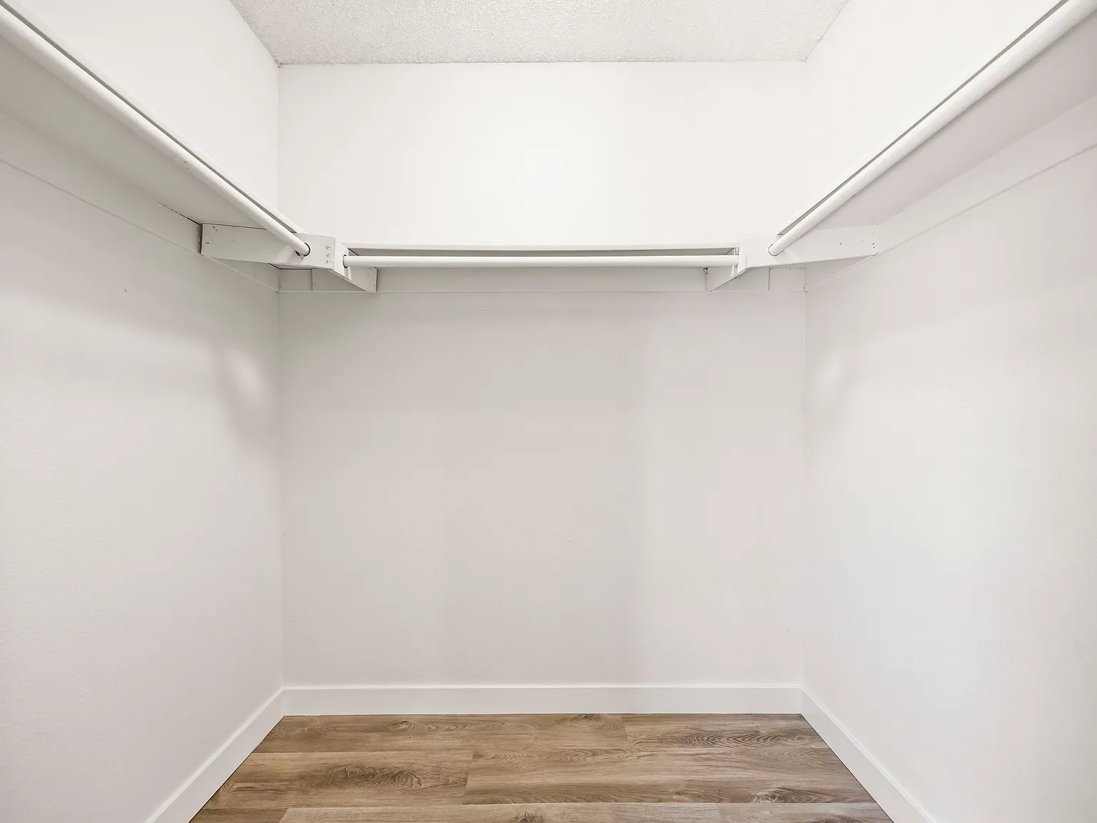 3 bed, 2.5 bath, 1521 sqft, $3,650 — Photo 4
