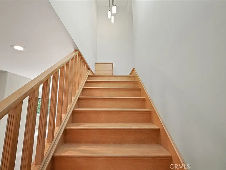 6215 Hesperia Ave — Photo 14