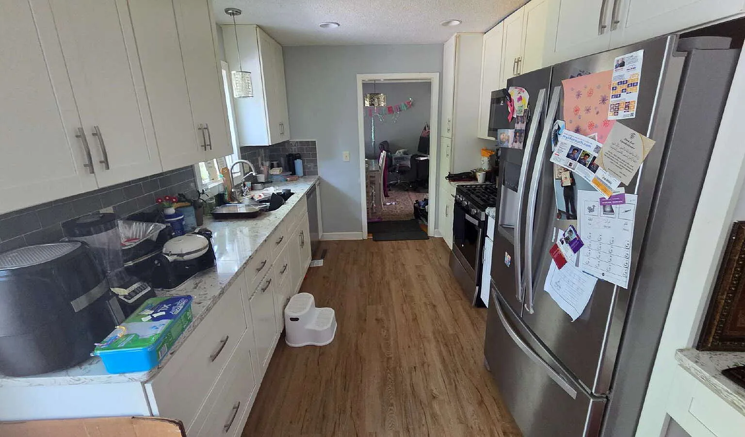 6 bed, 3.0 bath, 2448 sqft, $2,800 — Photo 4
