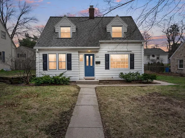 2938 North 90th STREET, Milwaukee, WI 53222